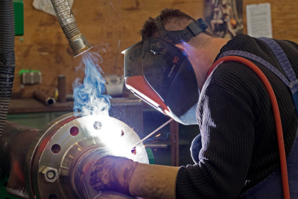 BEGEISTERT VOLLES ROHR.